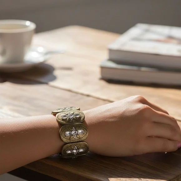 Elegant Gold and Silver Women's Bracelet - Picture 2 of 2